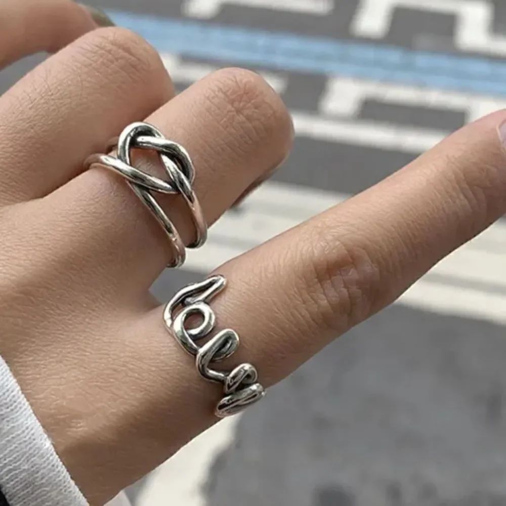 The Infinity Wire adjustable Ring in 925 Silver - Picture 6 of 8